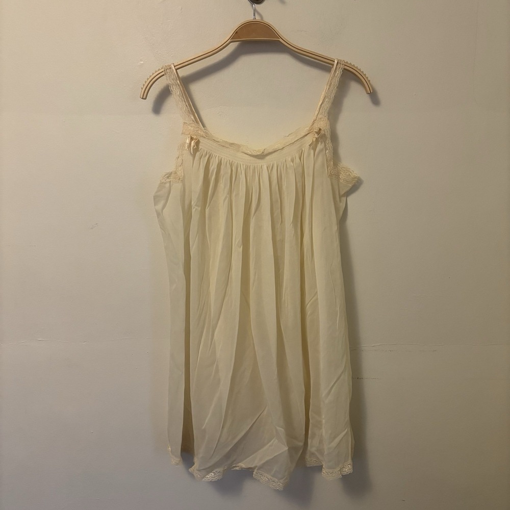 Vintage Vassarette Nylon Slip Camisole Top‎ M Sheer Lace Cream - Small Spots